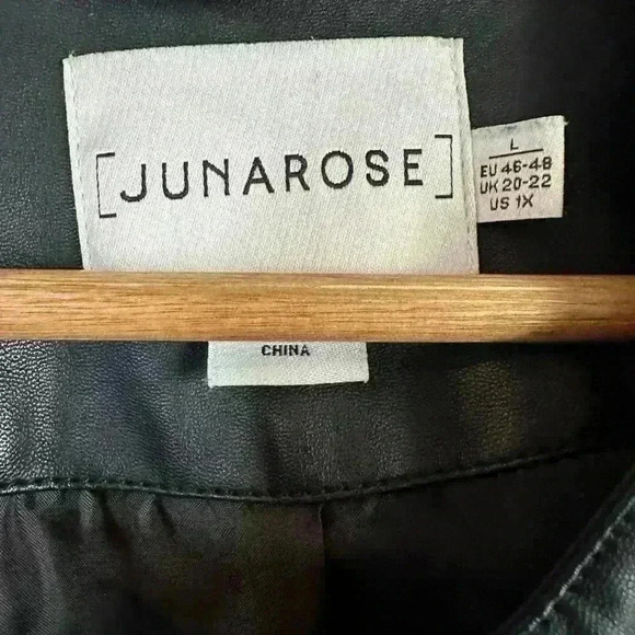 Women’s black faux leather moto jacket, size 1X - Picture 2 of 7